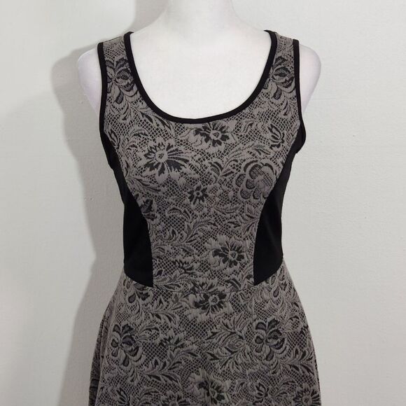 Olive & Oak Gray and Black Fit and Flare Mini Dress Size XS Party Dress - Picture 3 of 7